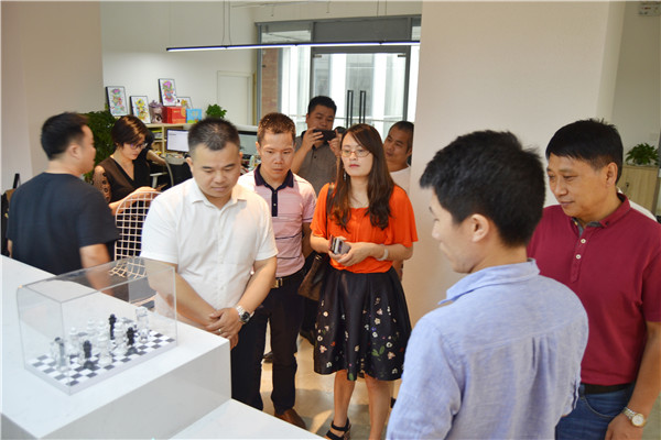 参观1.jpg
