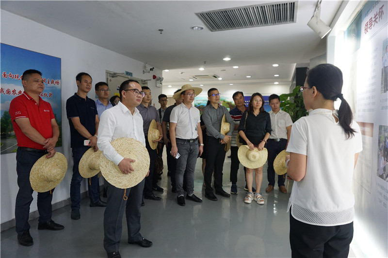 参观1.JPG